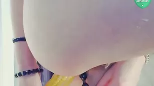 Прекрасная брюнеточка -1Verrgara-- выебала обе щелки