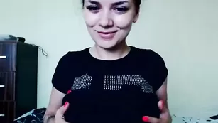 Сольная шалость грудастой красавицы BruAndBlond