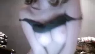 Шикарная дама Pupi_Zefiro демонстрирует пышные дойки