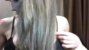 Пышногрудая чертовка Marishaarimova трахнула пизду страпоном