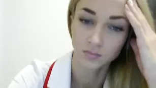 Грудастая медсестра Astarta69 позирует с ловенсом в пизду