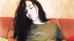 Симпатичная куколка BruAndBlond ласкает большие сиськи