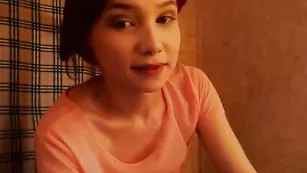 Крикливая малолетка sailorwhore трахает пизду
