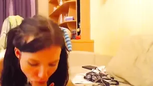 Похотливая самка AnabeleDeryck жарится в пизду