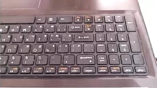 Божественная SexydanceX тискает бритую киску