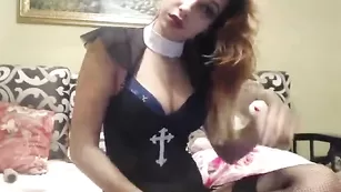 Грудастая шлюшка Shockoladyy позирует в нижнем белье