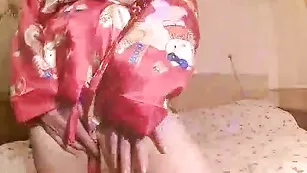 Пошлая бестия SexyLiliya облизывает самотык