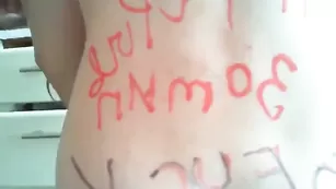 Жирная стерва Leilasek шалит с молоденькой сучкой