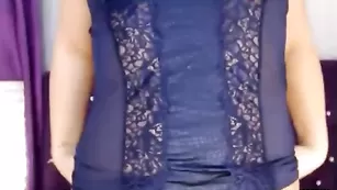 Игривая пассия the_Hard_Kiss обнажает натуральные сиськи