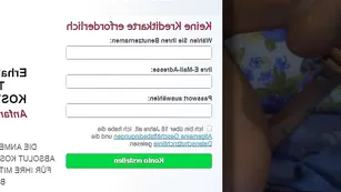 Милая самка G0ldenFish трахает киску вибратором