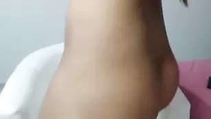 Привлекательная Moniqueeass поимела бритую пизду