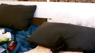 Симпатичная _Xenia_ долбит обе дырки секс машиной