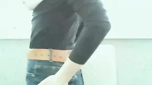 Кокетливая блонда Evocative1 разминает дойки