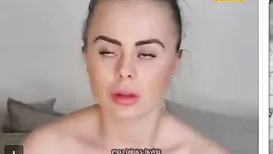 Обнаженная куколка DominicaGold болтает в чате