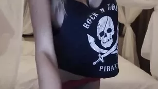 Несравненная богиня killer__tits обнажает роскошное тело