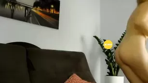 Знойная чертовка _PUMA_ теребит бритую киску