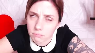 Татуированная школьница izabellalove общается во фри