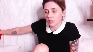 Татуированная школьница izabellalove общается во фри