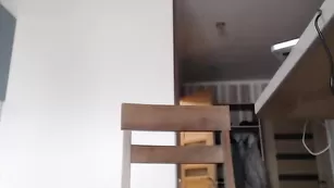 Девка в чулках HottieSophie трахает пизду секс игрушками