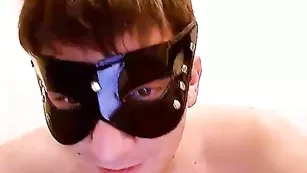 Парочка в маске занимается страстным сексом RicoFrancesca