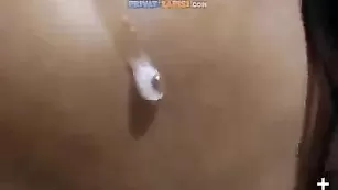 Бесподобная дама SexySu4ka глубоко сосет дилдо