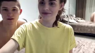 Парнишка эротично лижет сосочки дамочке chrisadriana