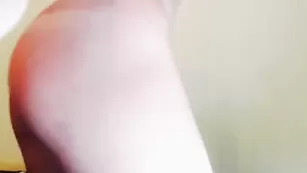 Озорные цыпочки BruAndBlond трахают себя пальчиками