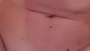 Снегурочка LeonZI занялась анальным фистингом