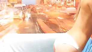 Худая стерва barbbbi эффектно раздевается