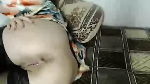 Жаркая сучка lorasexy трахнула очко