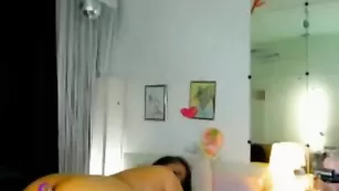 Покорная шалава crazydaisy трахнулась секс машиной