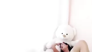 Шлюшка -Artemida- дрочит до оргазма