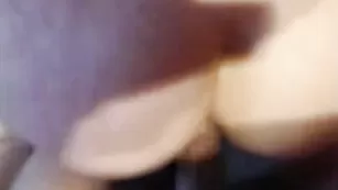 Парнишка трахает анал подружки PlayWithBody