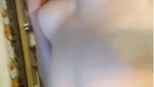 Аппетитная крошка Adeline_ долбит попочку