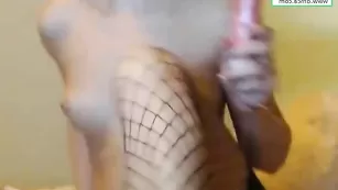 Шальная пассия Safiko дрочит киску дилдо