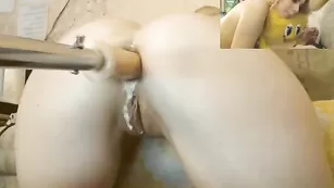 Порочная стерва Vicky4u долбит анал секс машиной