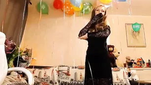 Праздничный стриптиз в привате MeriLovely