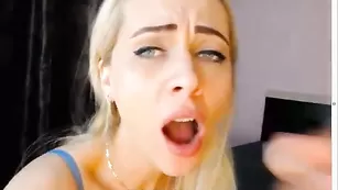 Умелая барышня Nicepussyfuckk18 сосет хуй