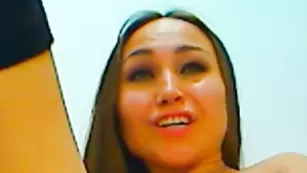 Милая сучка Hotgirl1 кончает в привате