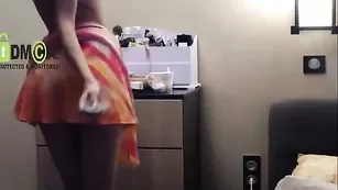 Кокетливая Killer_Tits танцует стриптиз в привате