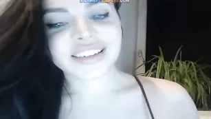 Сексапильная штучка sexyivana91 общается во фри