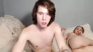 Нежная сучка candiesmilla наслаждается куни