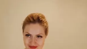 Зрелая шмара 111Viagra разминает обвисшие сиськи