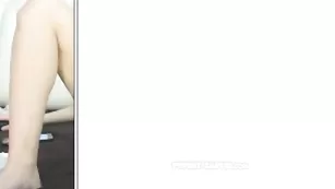 Развратная пассия kira_shaker дрочит киску в привате