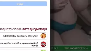 Озорная модель BabyCandy ласкает пышные сисечки