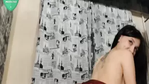 Пышногрудая блудница Angelsoflovee сексуально раздевается