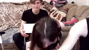 Строптивая брюнетка elmokennedy95 с двумя чуваками