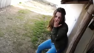 Сексапильная телка shakirababy дрочит пизду на кухне