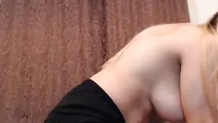 Похотливая блонда jessicabeuty демонстрирует большие сиськи