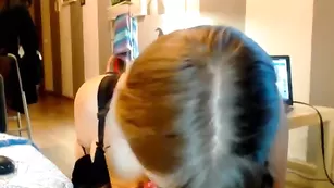 Пышногрудая малышка sweetmila1 ласкает сосочки